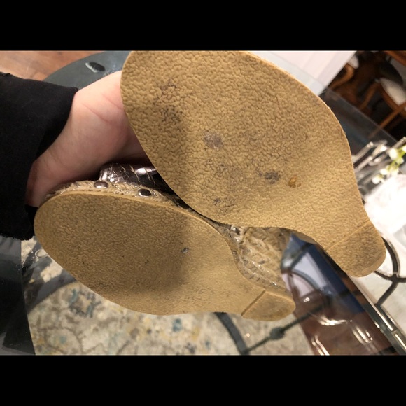 Shoes - Picture 5 of 5